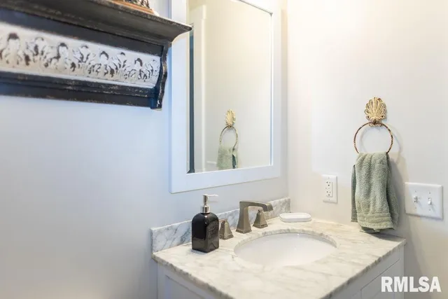 $289,500 | 80 Aspen Drive, Canton, IL 61520