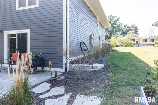 $289,500 | 80 Aspen Drive, Canton, IL 61520