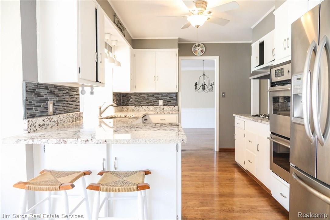 639 Westchester Road Grosse Pointe, MI 48230 - Photo 5 of 37 6D6A5748.jpg