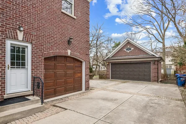 $2,500,000 | 430 South Avenue, Glencoe, IL 60022