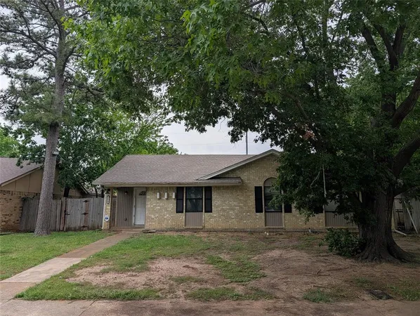 $269,900 | 1250 Granada Street, Lewisville, TX 75067