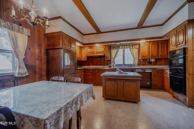 $589,900 | 438 East Main Street, Rogersville, TN 37857