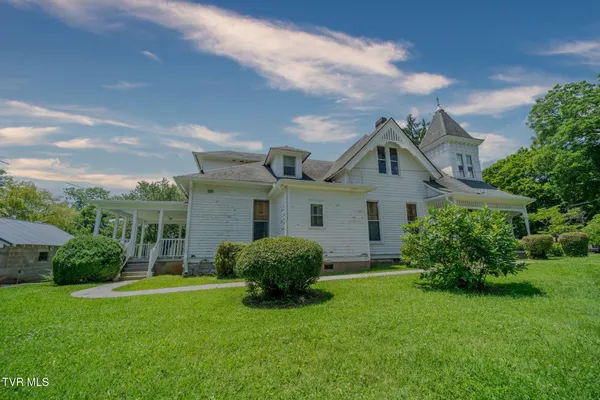 $589,900 | 438 East Main Street, Rogersville, TN 37857