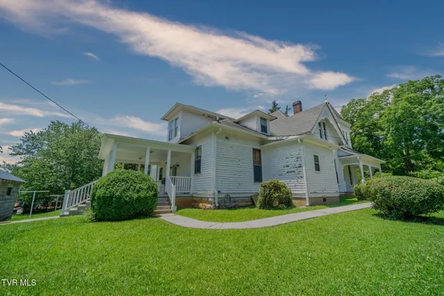 $589,900 | 438 East Main Street, Rogersville, TN 37857