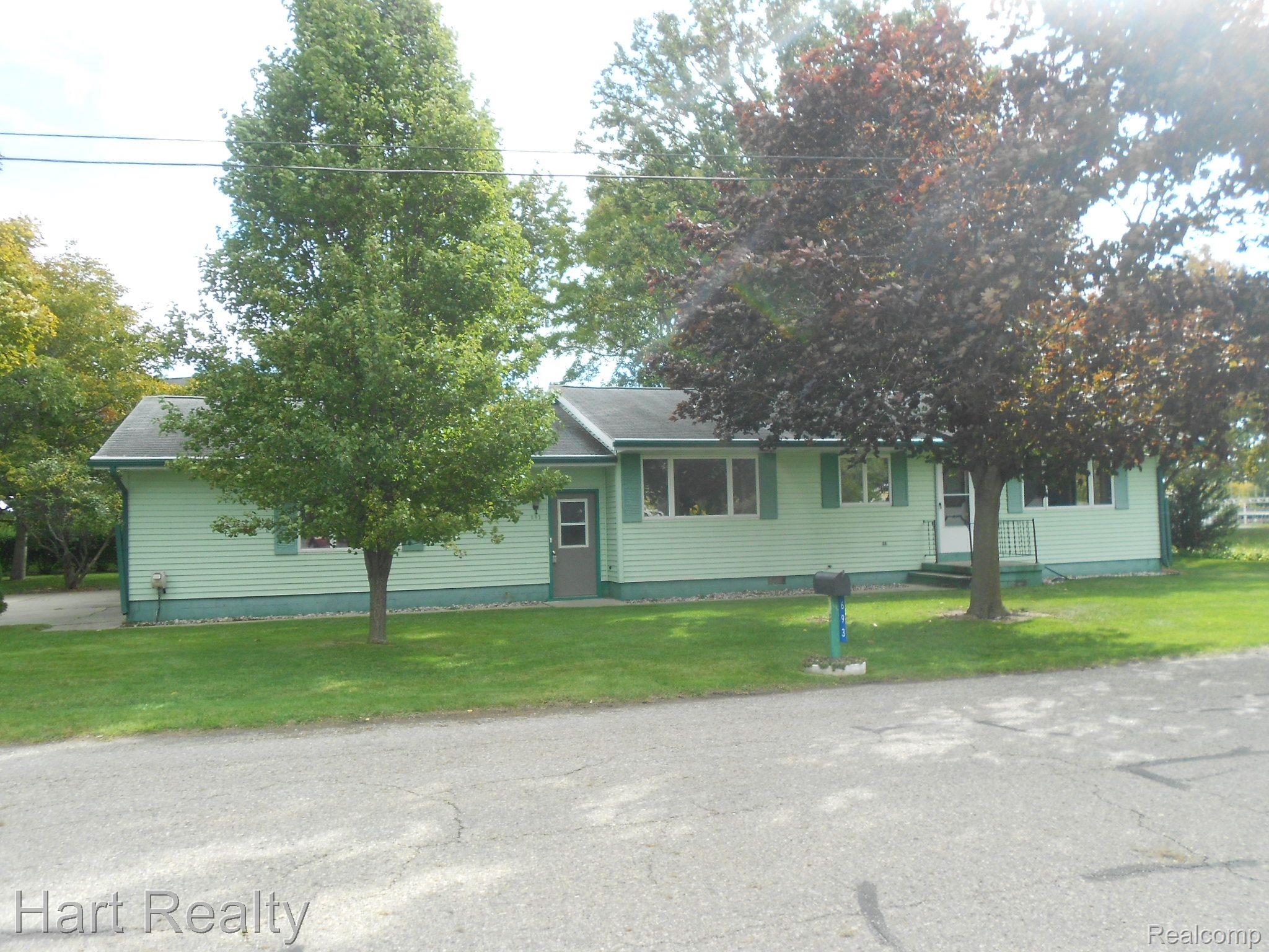 693 Davis Street Sebewaing, MI 48759 - Photo 4 of 42 Side of the house from Pitcher street.