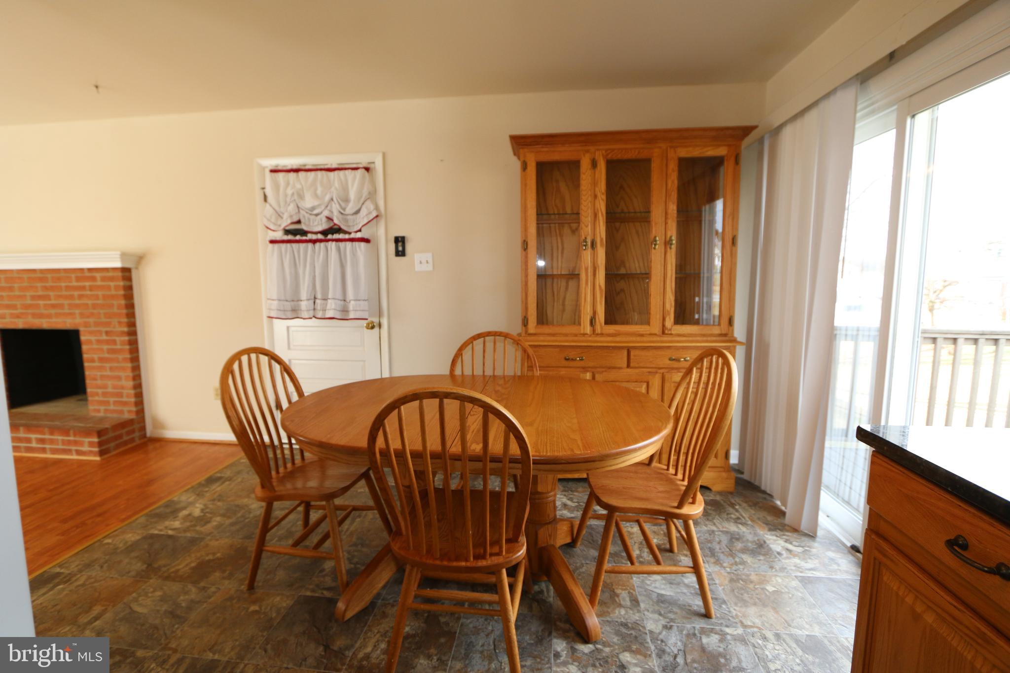 95 Wakefield Road Hagerstown, MD 21740 - Photo 4 of 15 Sunny Breakfast Nook