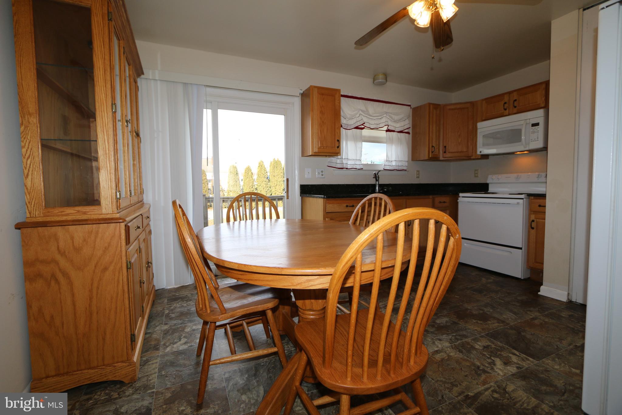 95 Wakefield Road Hagerstown, MD 21740 - Photo 6 of 15 Eat-In Kitchen