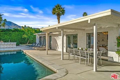 $995,000 | 2251 East Calle Papagayo, Palm Springs, CA 92262