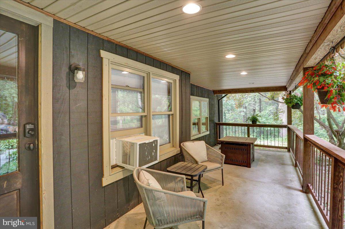 41 Fox Road Fleetwood, PA 19522 - Photo 8 of 25 Front Porch