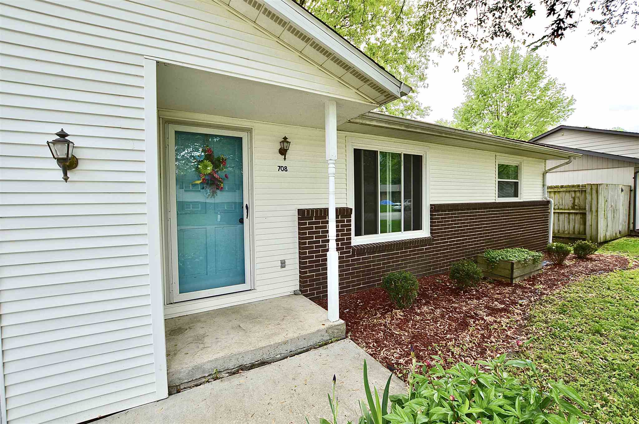 708 Deerfield Road Chatham, IL 62629 - Photo 2 of 24 Gallery Image 2