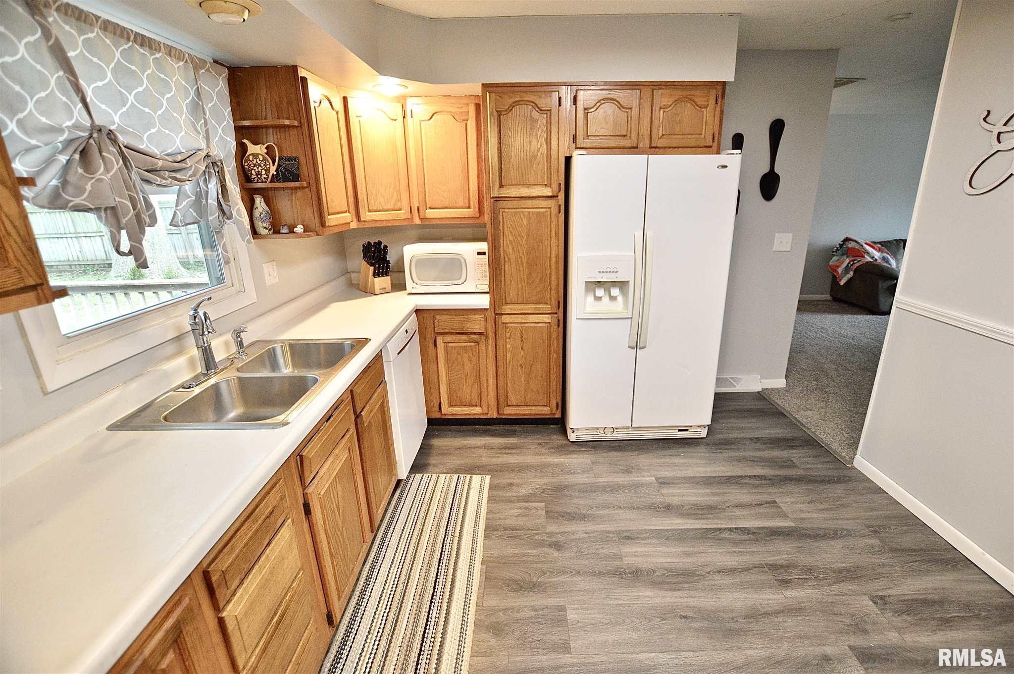 708 Deerfield Road Chatham, IL 62629 - Photo 8 of 24 Gallery Image 8