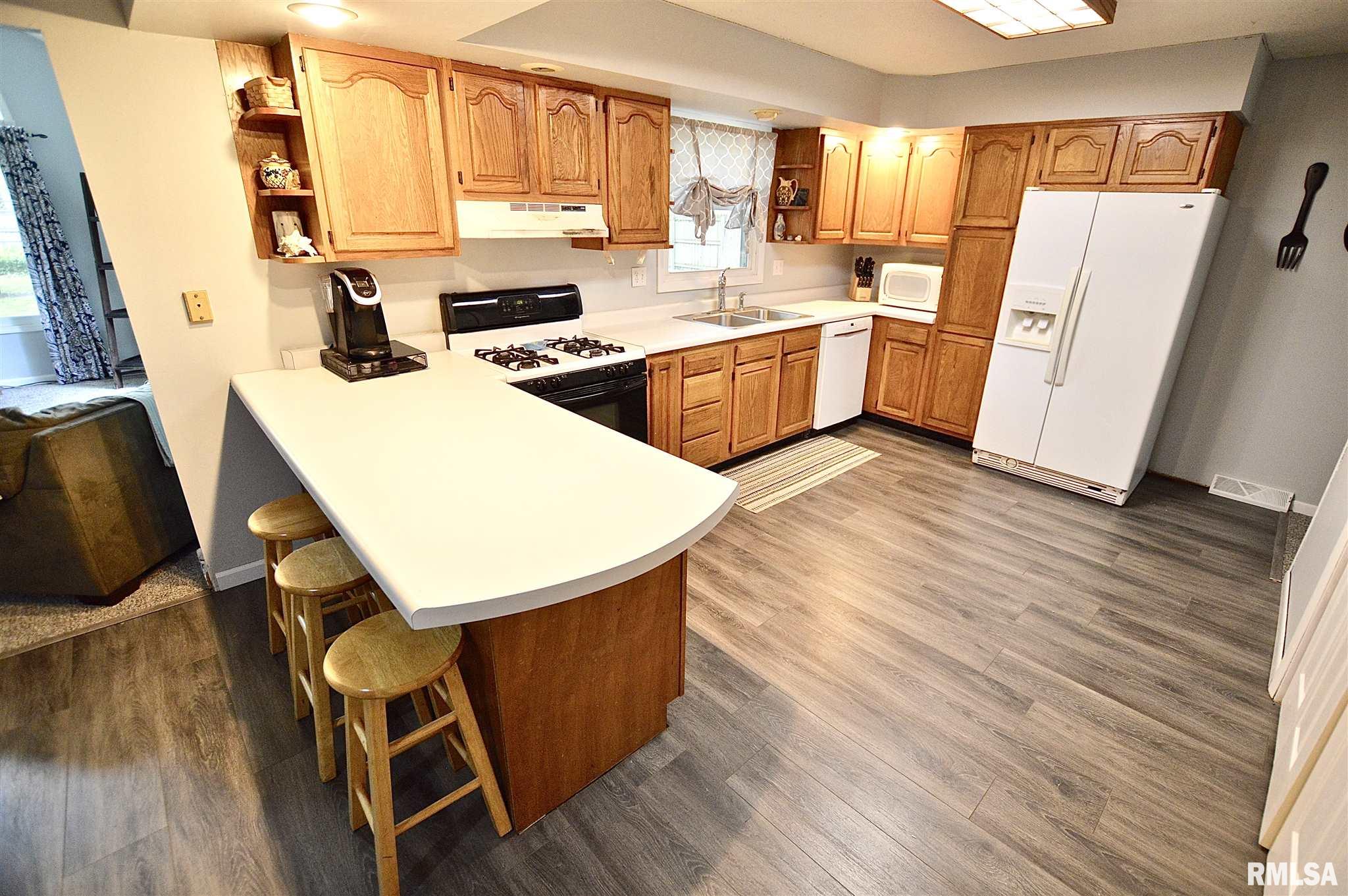 708 Deerfield Road Chatham, IL 62629 - Photo 10 of 24 Gallery Image 10