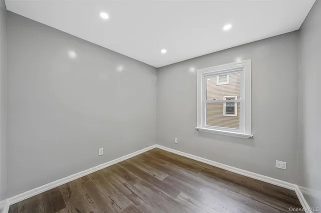 $710,000 | 76 Cambridge Street, Valley Stream, NY 11581