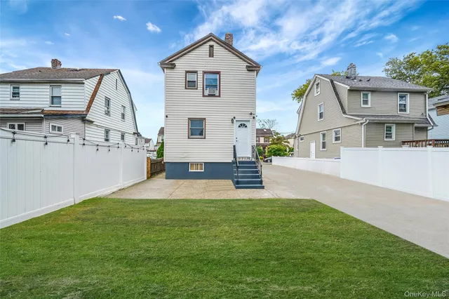 $710,000 | 76 Cambridge Street, Valley Stream, NY 11581