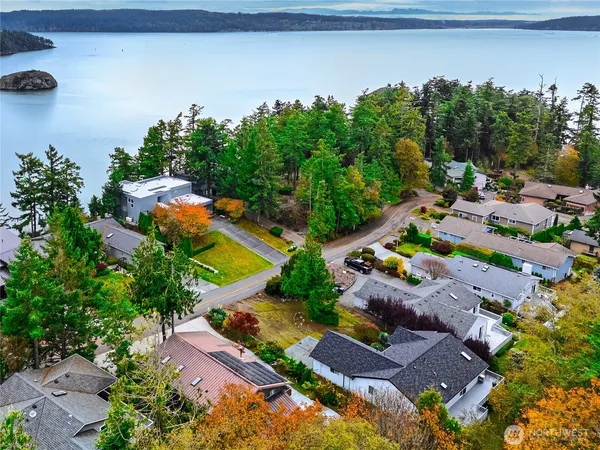 $427,000 | 752 Tillamuk Drive, La Conner, WA 98257