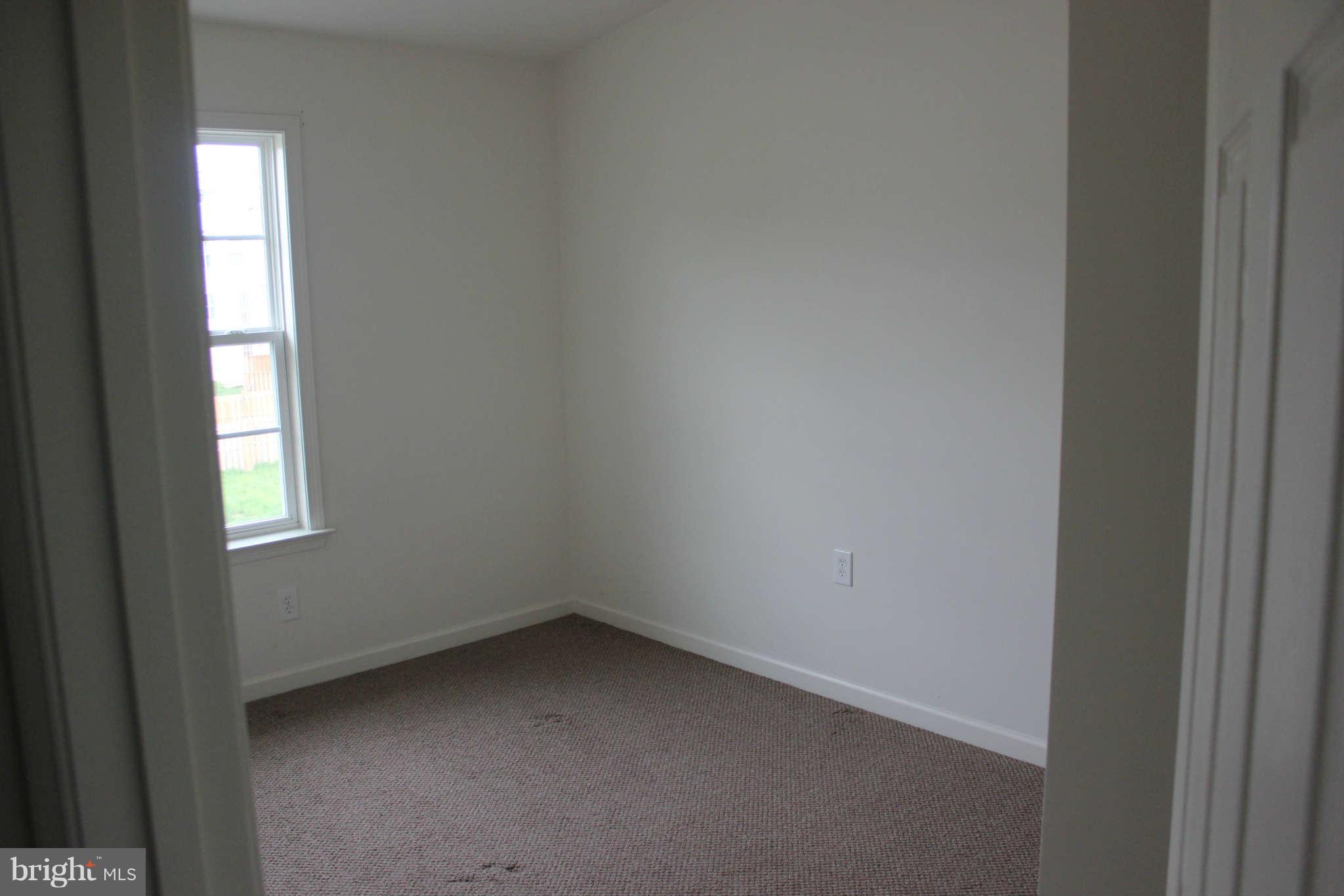226 Rumbling Rock Road Hedgesville, WV 25427 - Photo 8 of 12 Interior (General)