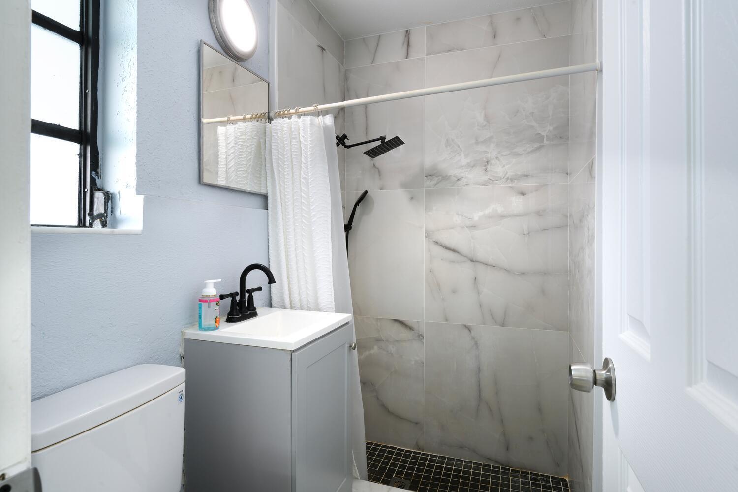 310 West 16th Way Riviera Beach, FL 33404 - Photo 15 of 24 Master Bathroom