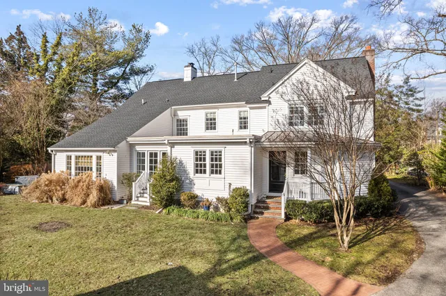 front view of house with a yard