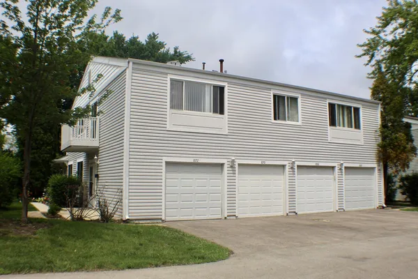 $238,500 | 872 Cambridge Place, Unit 126D, Wheeling, IL 60090