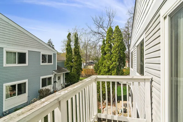 $238,500 | 872 Cambridge Place, Unit 126D, Wheeling, IL 60090