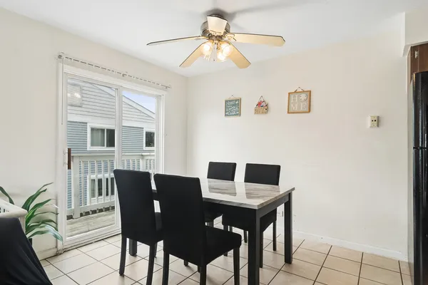 $238,500 | 872 Cambridge Place, Unit 126D, Wheeling, IL 60090