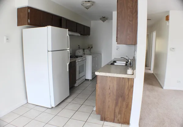 $238,500 | 872 Cambridge Place, Unit 126D, Wheeling, IL 60090