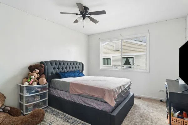 $238,500 | 872 Cambridge Place, Unit 126D, Wheeling, IL 60090