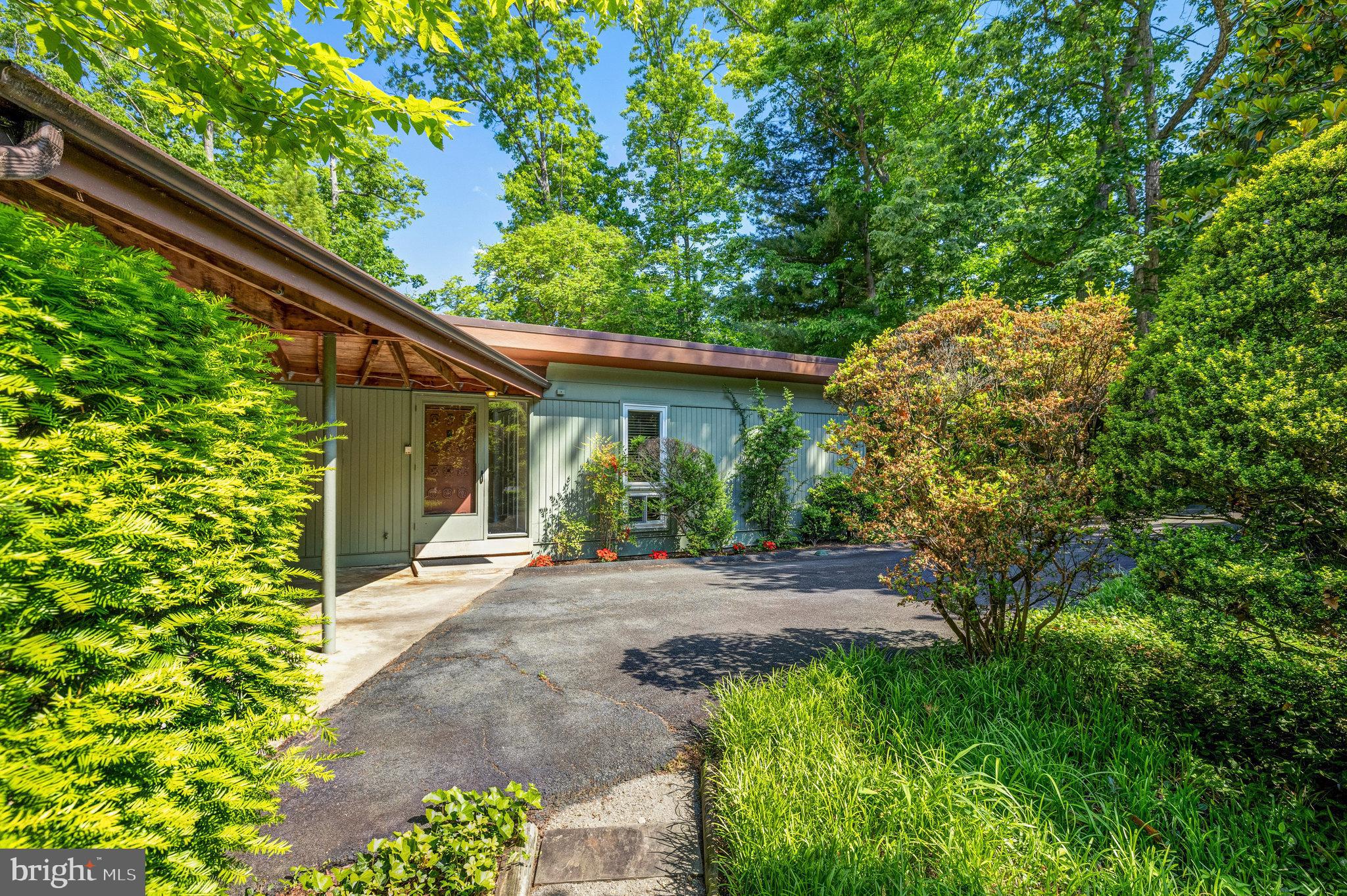 11234 South Shore Road Reston, VA 20190 - Photo 1 of 37 Welcome to this mid-century modern, lakeside home!
