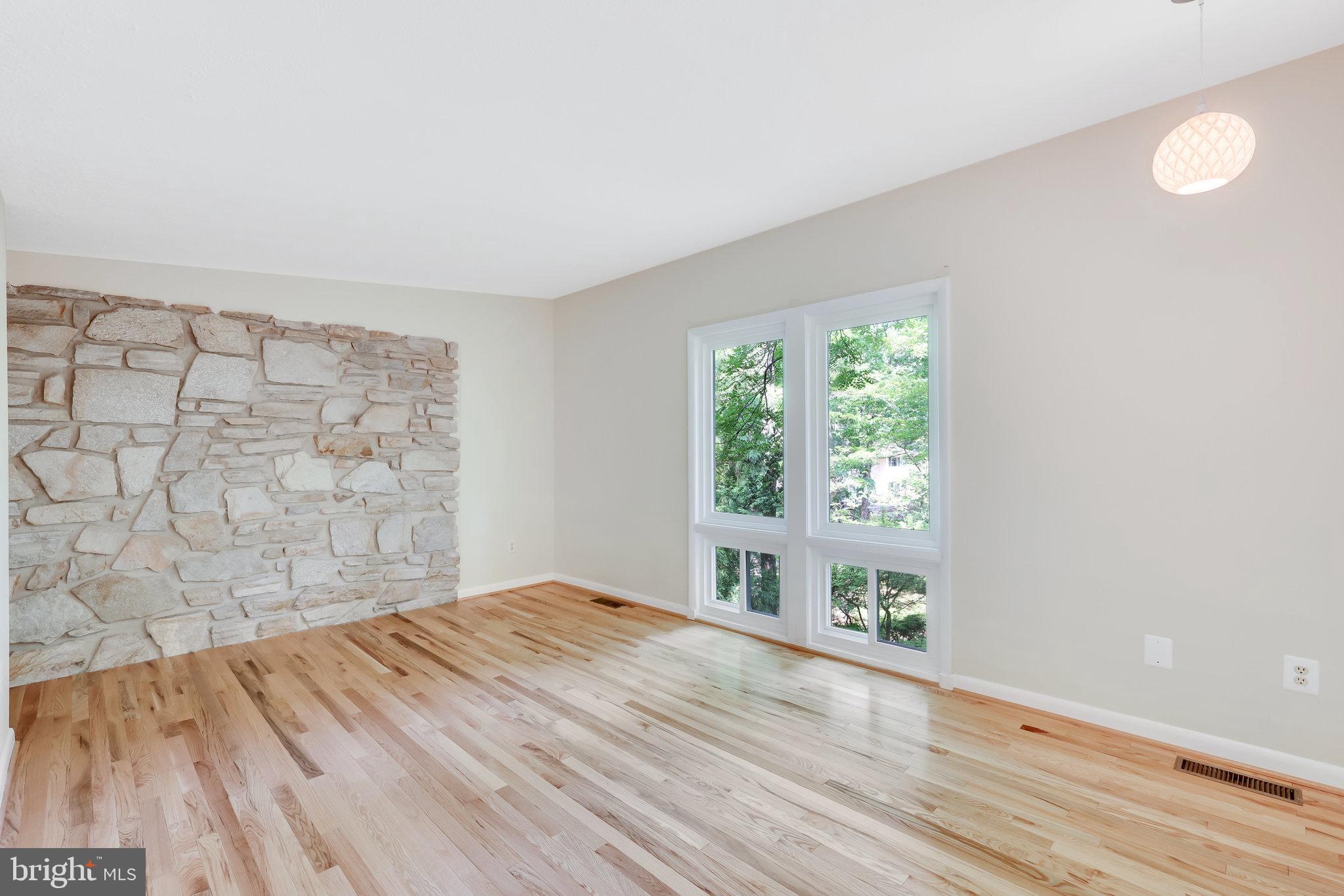 11234 South Shore Road Reston, VA 20190 - Photo 14 of 37 Primary Bedroom