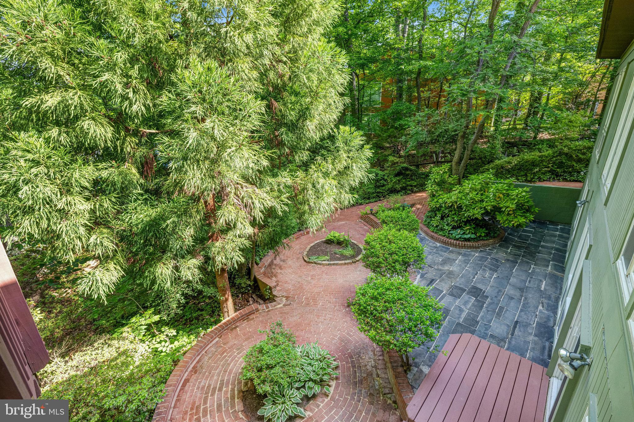 11234 South Shore Road Reston, VA 20190 - Photo 31 of 37 Professionally designed hardscape and gardens