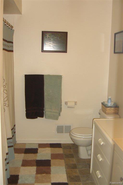 4576 Van Amberg Road Brighton, MI 48114 - Photo 19 of 24 Main Bath View