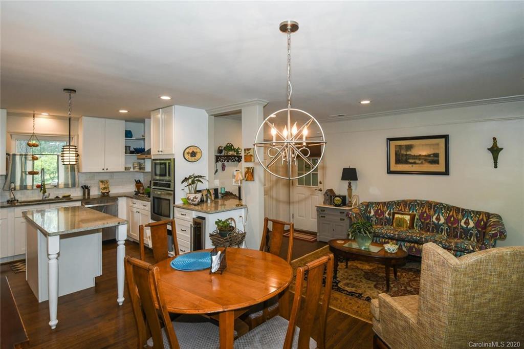 5644 Londonderry Road Charlotte, NC 28210 - Photo 7 of 23 a view of a dining room and livingroom view