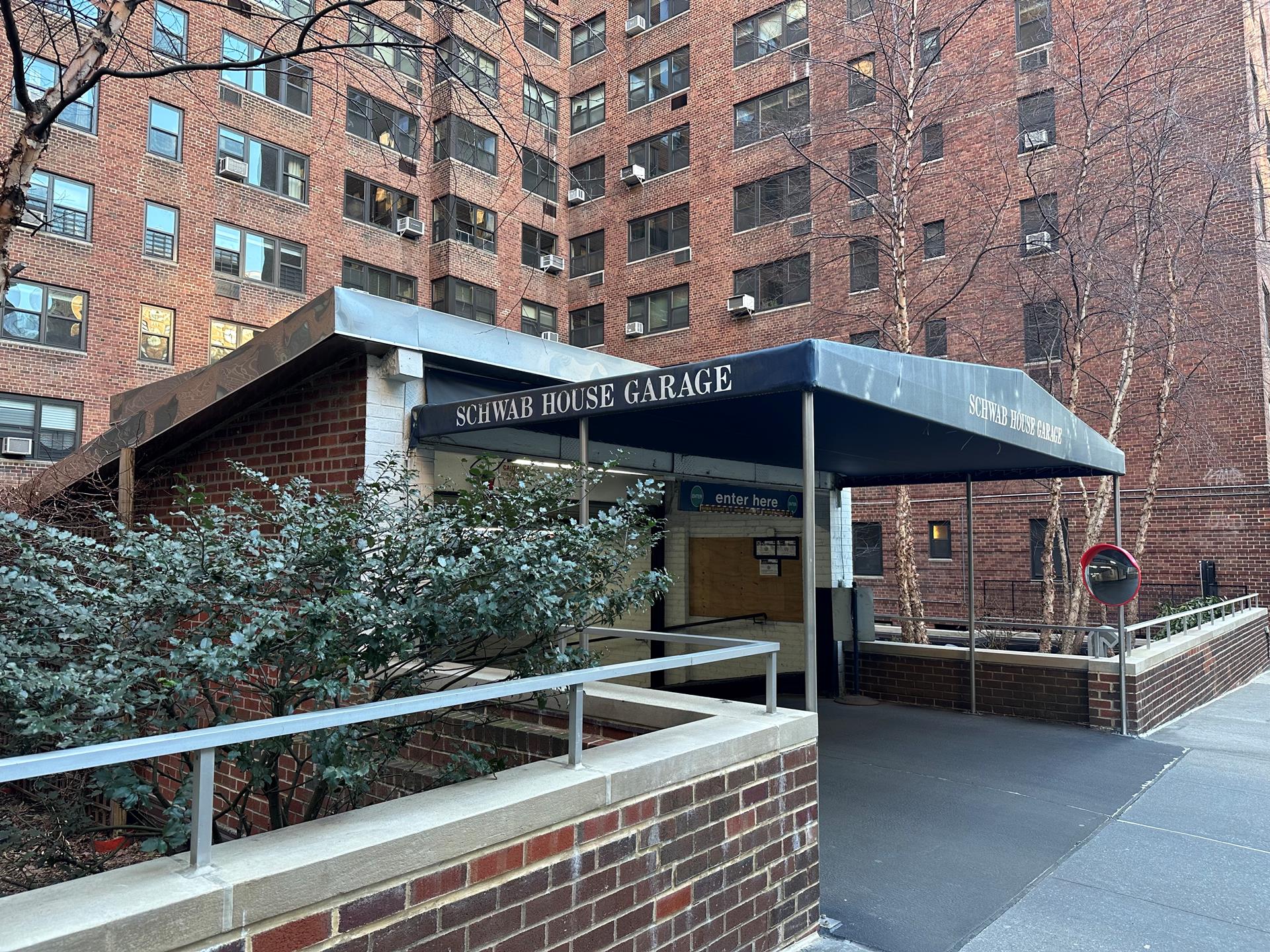 11 Riverside Drive, Unit 8JHW Manhattan, NY 10023 - Photo 14 of 15 a view of a balcony with chairs and potted plants