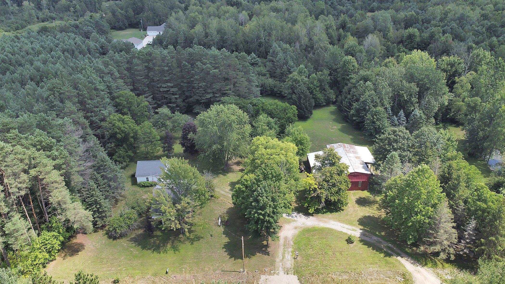 144 North Hawkins Road Gladwin, MI 48624 - Photo 35 of 36 1903533-34.JPG