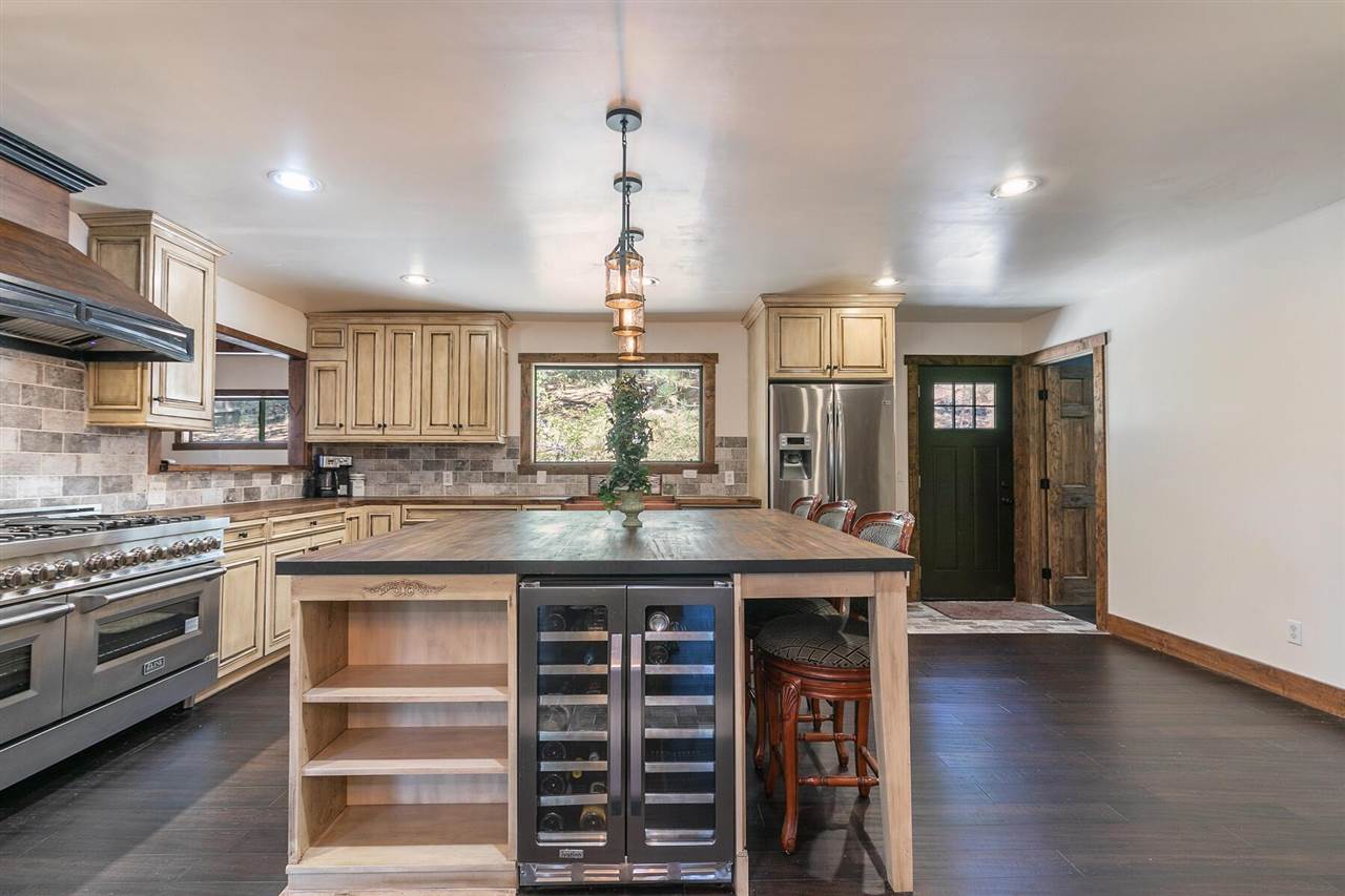 11596 Brook Lane Truckee, CA 96161 - Photo 3 of 21