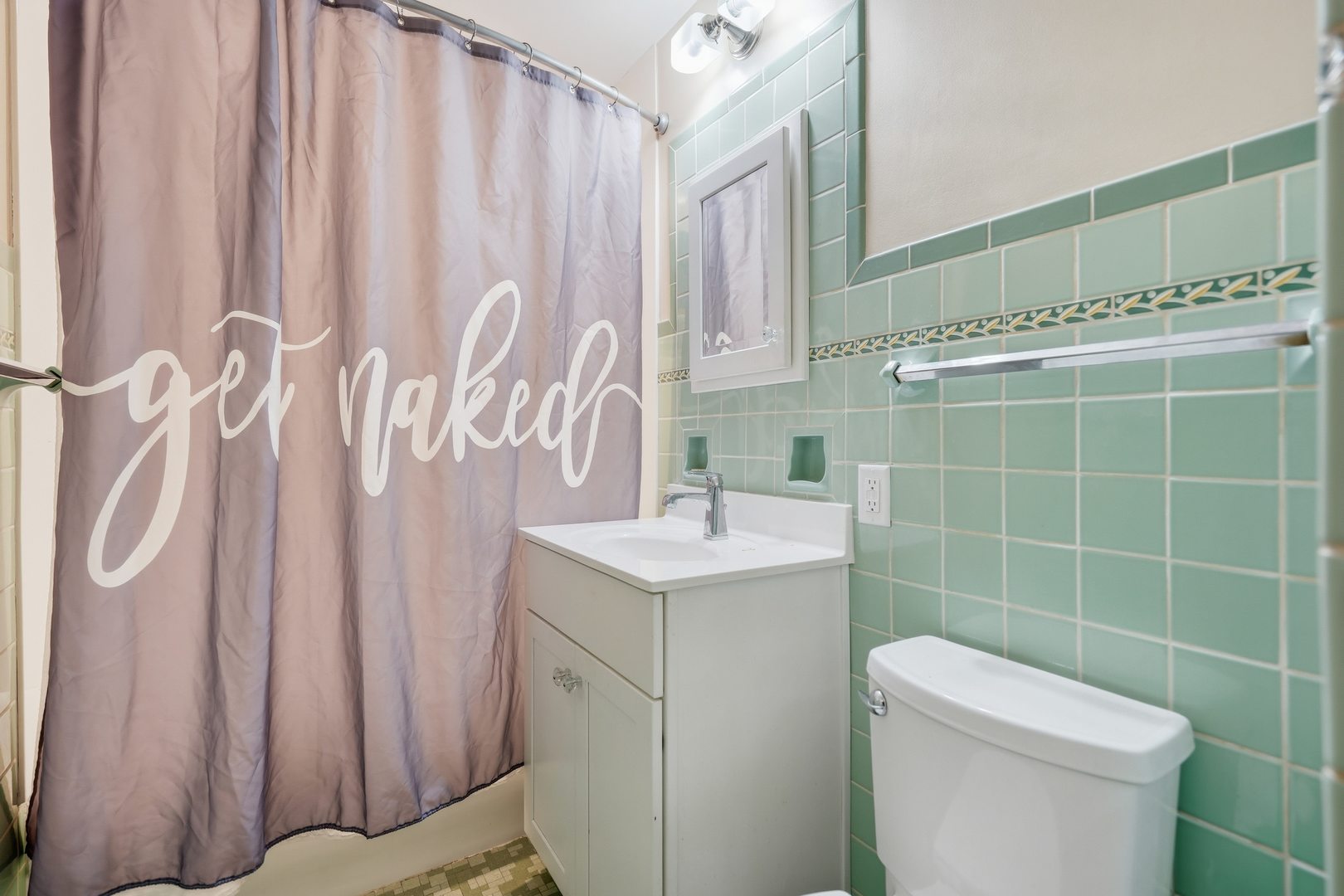 2702 Middle Road Davenport, IA 52803 - Photo 14 of 24