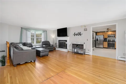 $579,900 | 44 Quaker Drive, West Warwick, RI 02893