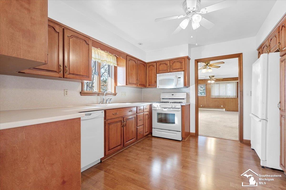 33 Calvin Street Monroe, MI 48162 - Photo 6 of 35 50194605-9210f6b4-f415-4160-aad7-134830852e6a.JPG