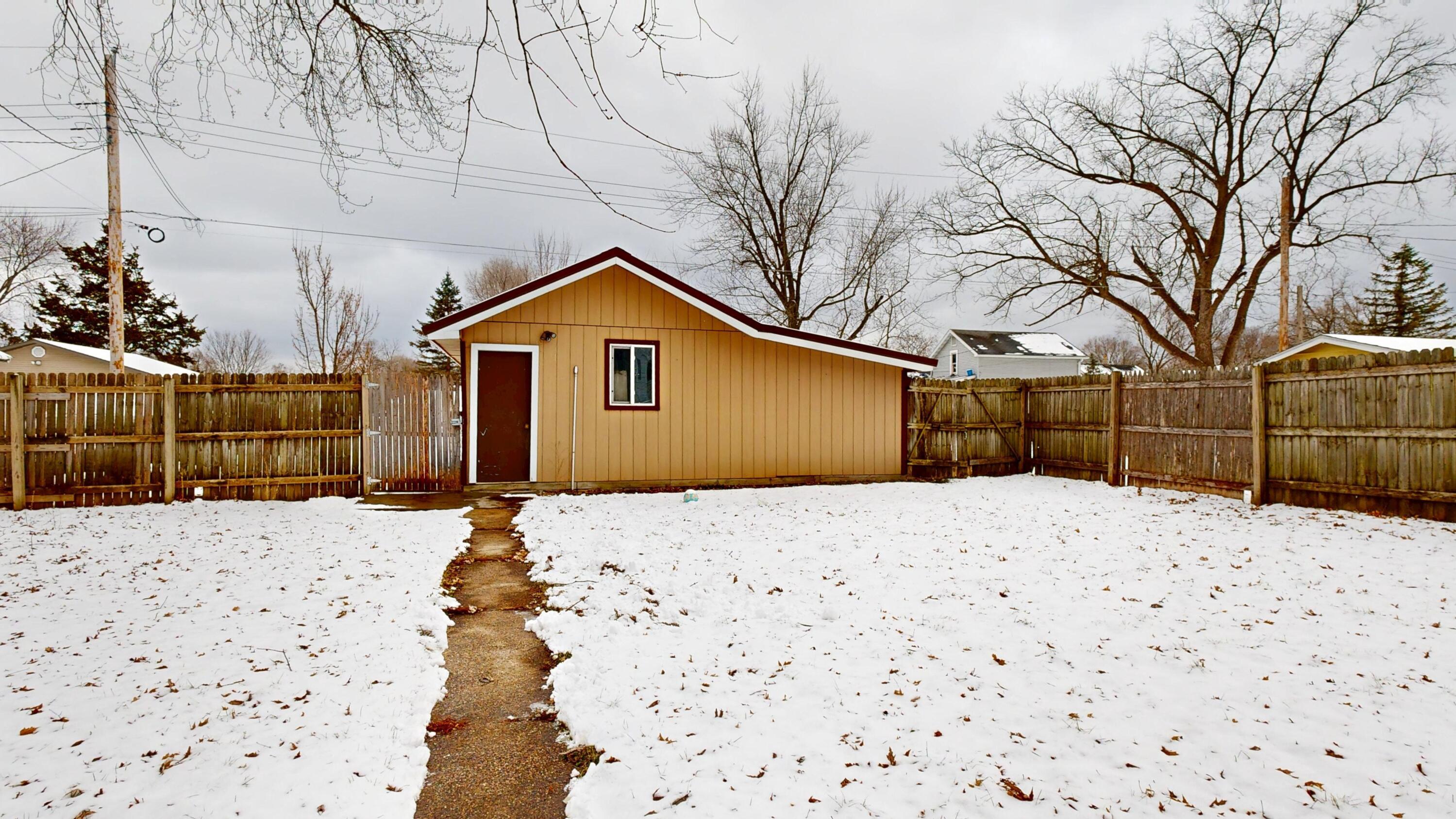 509 East Franklin Street, Unit 511 Sparta, WI 54656 - Photo 33 of 45 garage