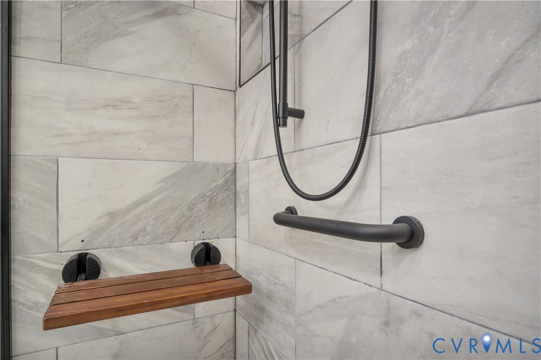 113 Red Dirt Road Williamsburg, VA 23188 - Photo 23 of 41 a bathroom with a sink