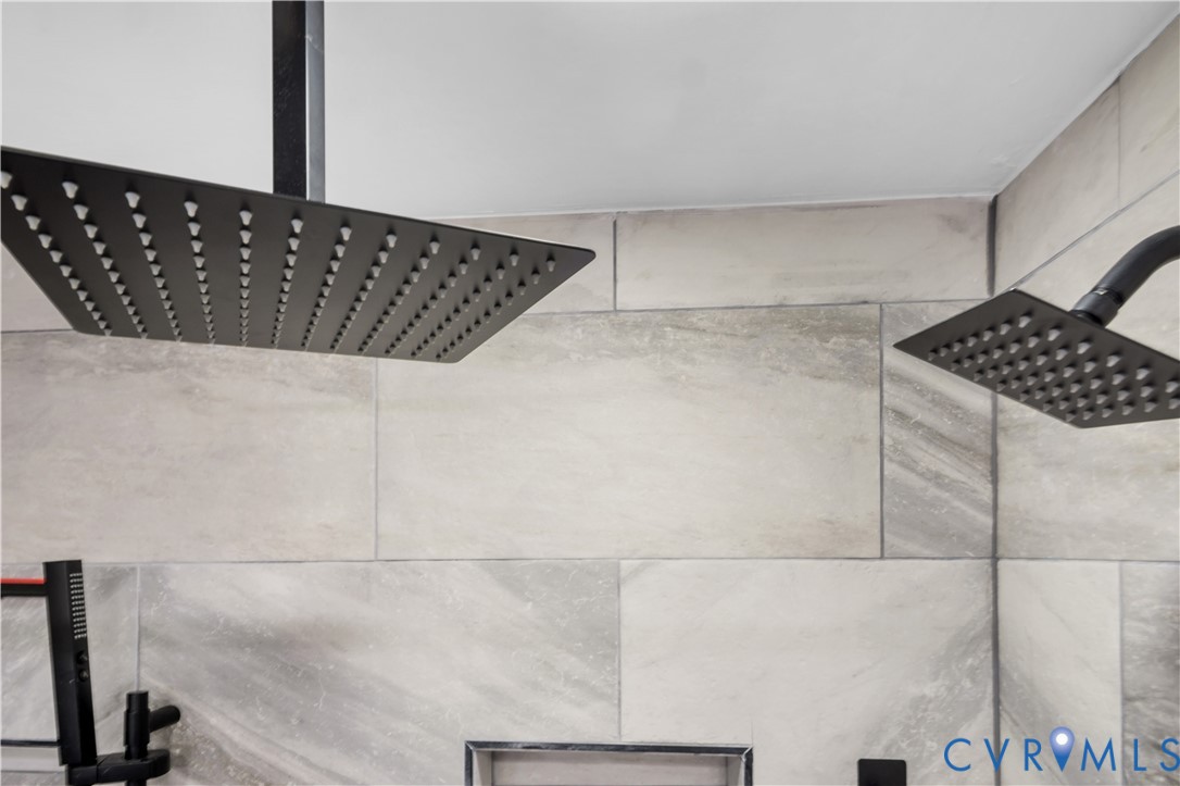 113 Red Dirt Road Williamsburg, VA 23188 - Photo 24 of 41 a view of a dresser