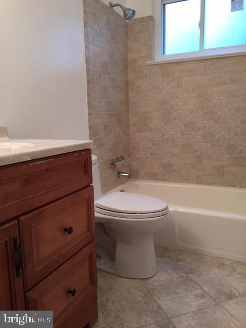 9301 Kirkdale Road Bethesda, MD 20817 - Photo 8 of 16 Bathroom