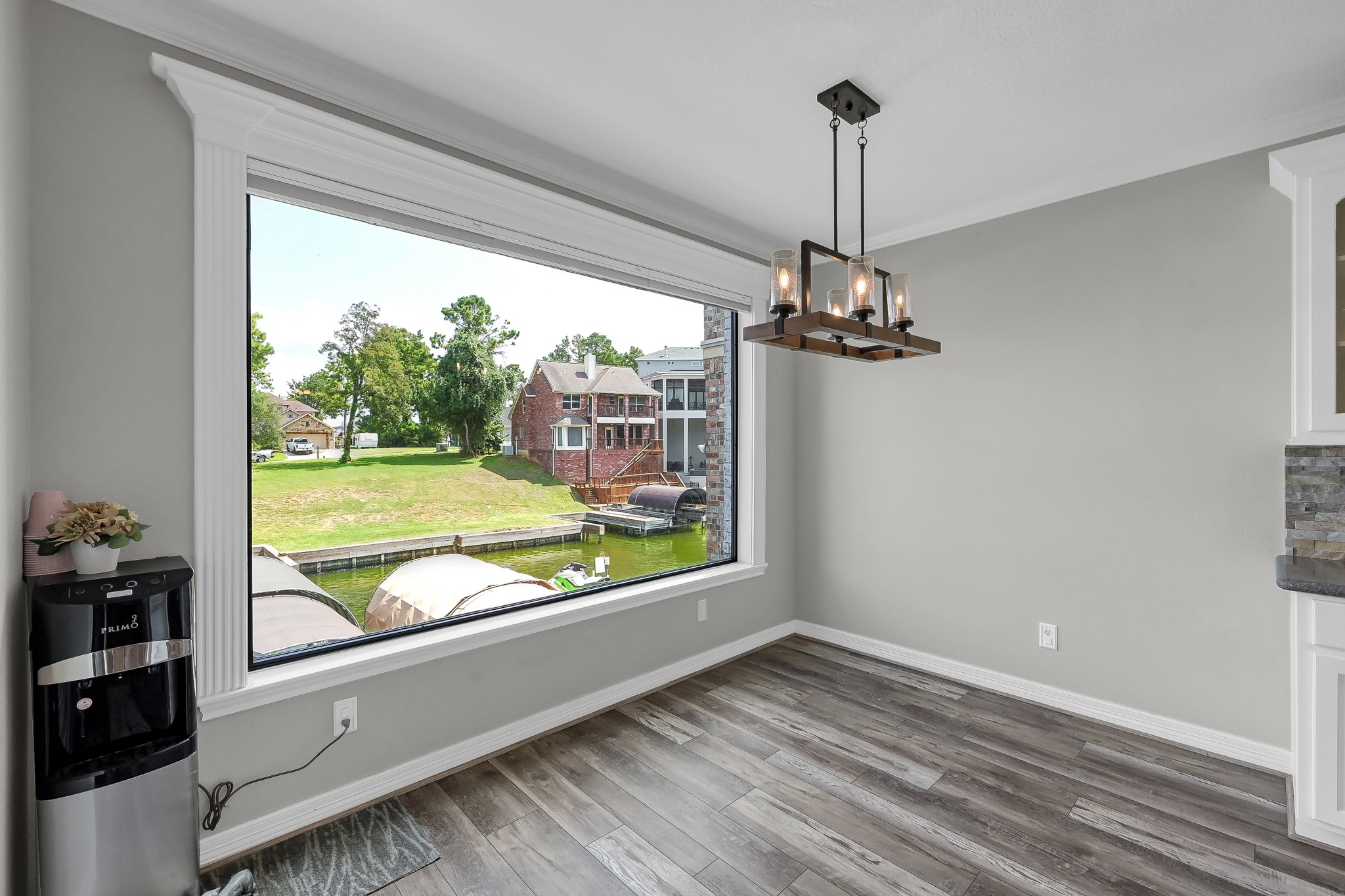 12394 Pebble View Drive Conroe, TX 77304 - Photo 18 of 49 Enjoy amazing waterfront views right from your dining area.