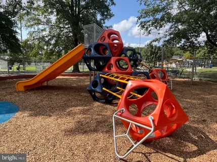 $1,249,000 | 1633 South Taylor Street, Arlington, VA 22204