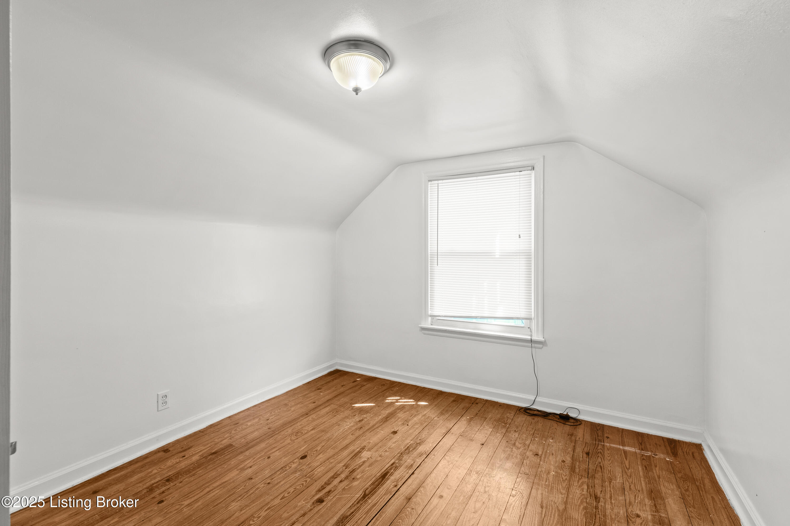 1030 Reeves Road Louisville, KY 40219 - Photo 19 of 26 19-1030 Reeves Rd-19