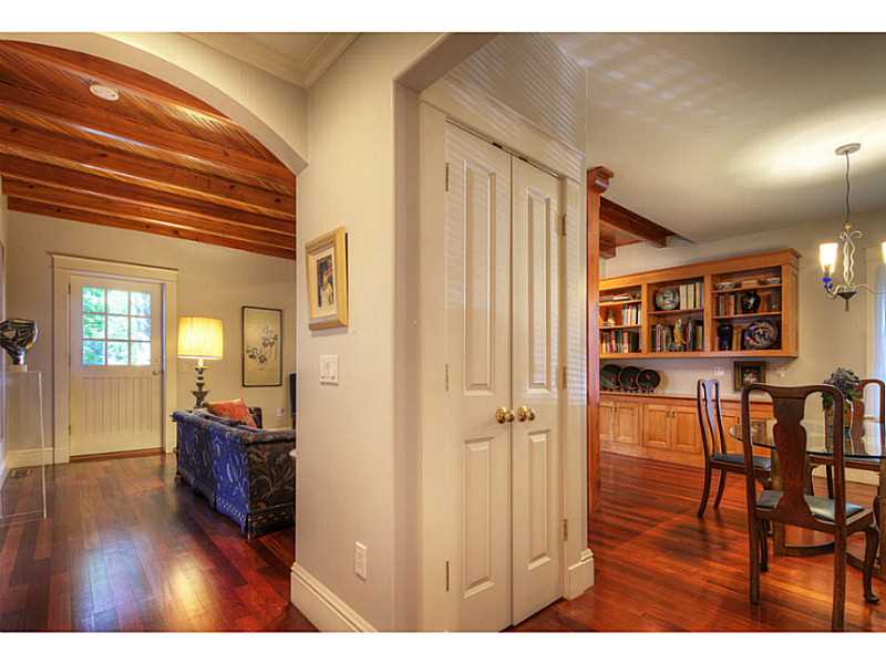 8 Annandale Road, Unit 1 Newport, RI 02840 - Photo 13 of 25 Dining Room.