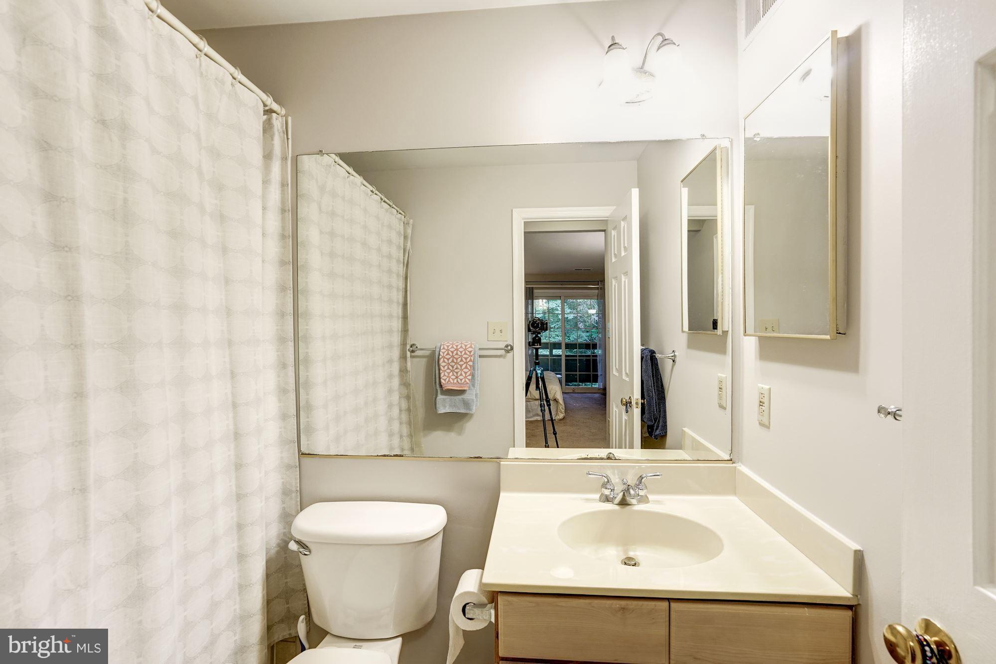 2233 Lovedale Lane, Unit 410A Reston, VA 20191 - Photo 14 of 24 Bath (Master)