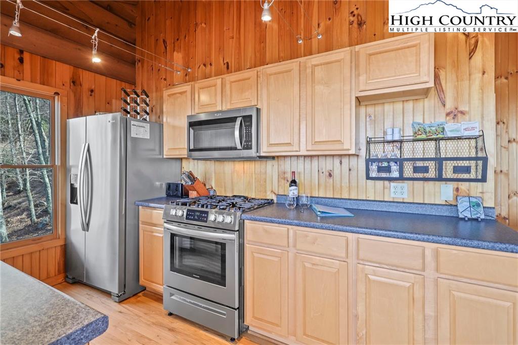 3307 Air Bellows Gap Road Sparta, NC 28675 - Photo 11 of 38 Gallery Image 11