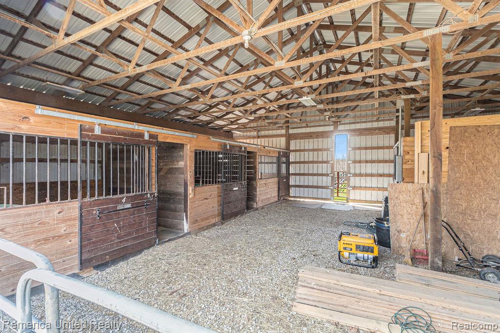 5600 Pingree Road Howell, MI 48843 - Photo 9 of 52