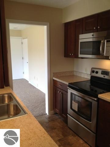 114 Mathison Road South Traverse City, MI 49686 - Photo 8 of 25 1744117-7.JPG